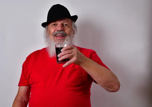 Elderly Caucasian Male Holding Glass Fresh Drink — Zdjęcie stockowe