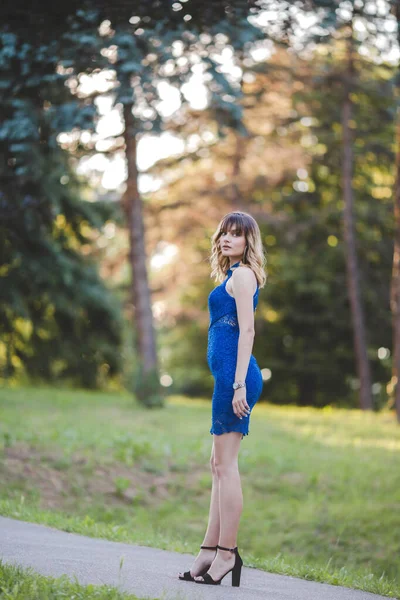 Shallow Focus Shot Confident Caucasian Female Blue Dress Posing Camera — ストック写真