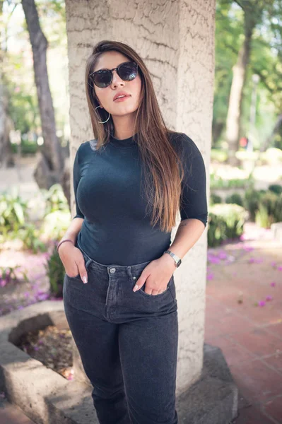Cool Sexy Mexican Woman Sunglasses Posing Hands Pockets Garden — ストック写真