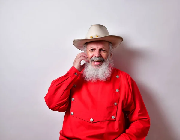 Old Rancher Red Western Bib Shirt Scratching His Long White — Stok fotoğraf