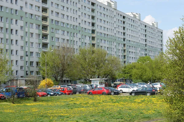 Poznan Poland Apr 2015 Parked Cars Front Large Apartment Block — 图库照片