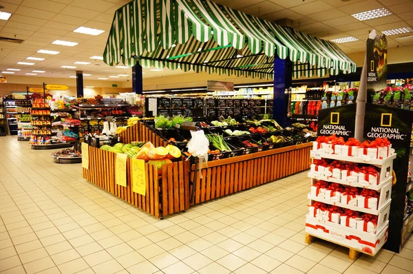 Poznan Polsko 2013 Oddělení Ovoce Zeleniny Supermarketu — Stock fotografie