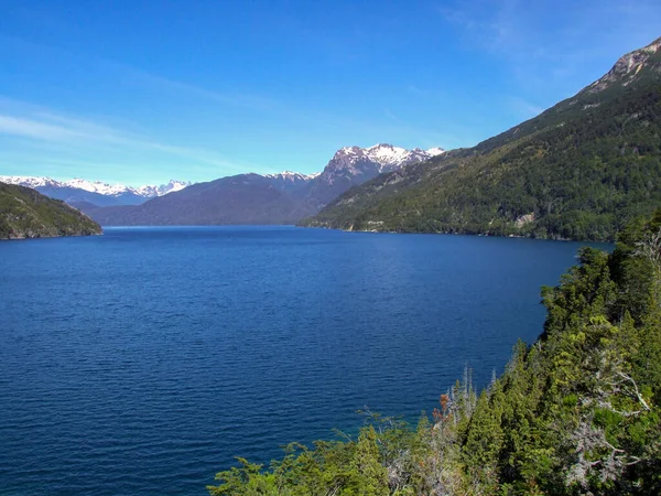 Der Lago Futalaufquen Mit Den Anden Nationalpark Los Alerces Argentinien — Stockfoto