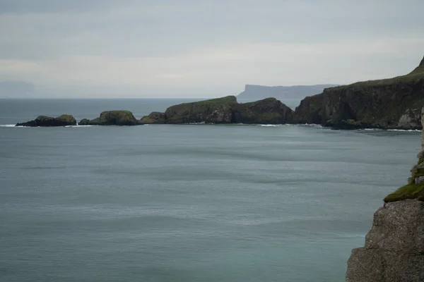 Piękny Widok Klify Morze National Trust Carrick Rede Ballycastle Wielka — Zdjęcie stockowe