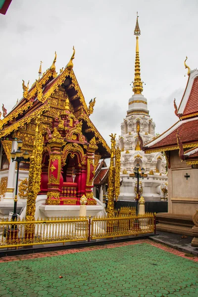 Tiro Vertical Wat Klang Wiang Templo Muaeng Tailândia — Fotografia de Stock