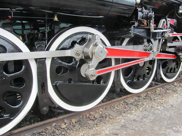 141 Sncf蒸気機関車のパワーユニットの詳細 ブルグの博物館に保存されています スイス モントリオールに建てられ 141 1244として提供されています — ストック写真