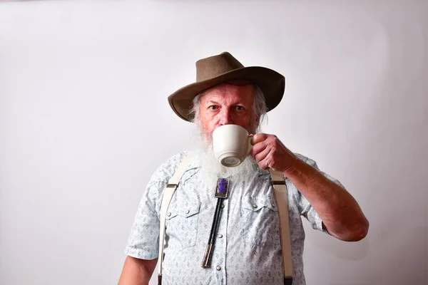 Äldre Vit Skäggig Man Som Njuter Kopp Kaffe — Stockfoto