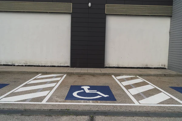 Estacionamiento Para Personas Con Discapacidad — Foto de Stock