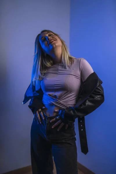 Attractive Caucasian Female Spain Leather Jacket Posing Studio Blue Lights — Fotografia de Stock