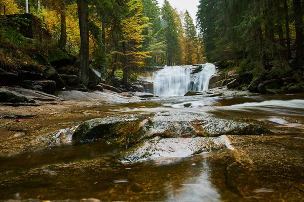 Jesienny Widok Rzekę Mumlava Wodospady Pobliżu Harrachova — Zdjęcie stockowe