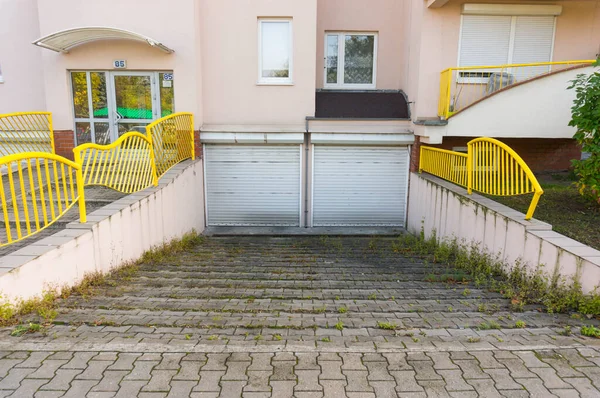 Poznan Poland Oct 2015 Entrance Two Garages Apartment Building — Stock Photo, Image