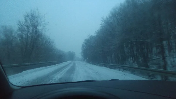 Closeup Shot Car Driving Snowy Road — Stock Photo, Image