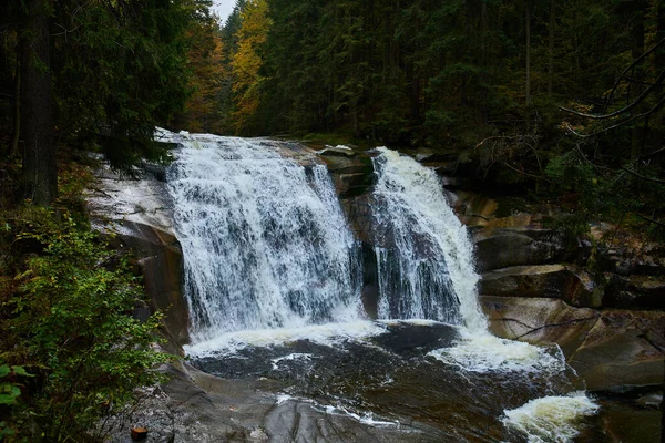 Jesienny Widok Rzekę Mumlava Wodospady Pobliżu Harrachova — Zdjęcie stockowe