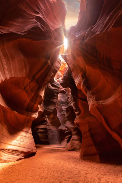 Egy Függőleges Lövés Csúszós Szikla Alakzatok Antelope Canyon Arizona Usa — Stock Fotó