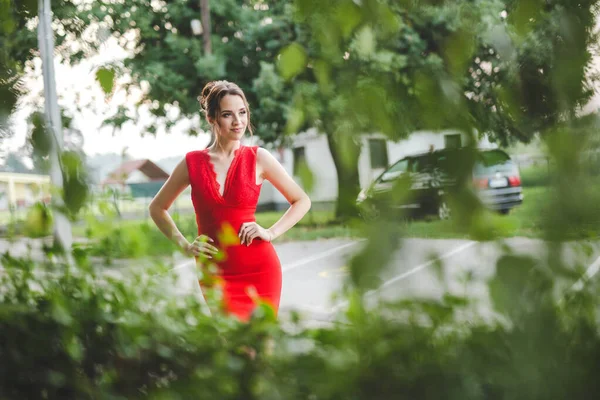 Sexy Elegant Caucasian Lady Wearing Red Dress Posing Park — ストック写真