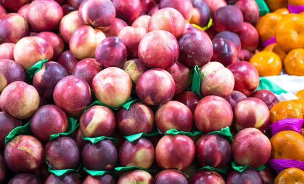 Closeup Shot Heap Peaches Food Market — Stock Photo, Image