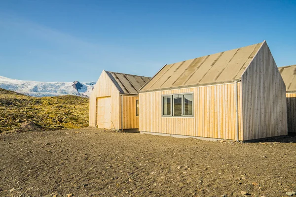 Krásný Výhled Typický Islandský Dům Proti Modré Obloze — Stock fotografie