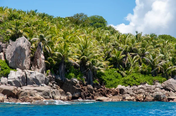 Widok Tropikalnej Wyspy Marianne Seszelach Pod Błękitnym Niebem — Zdjęcie stockowe
