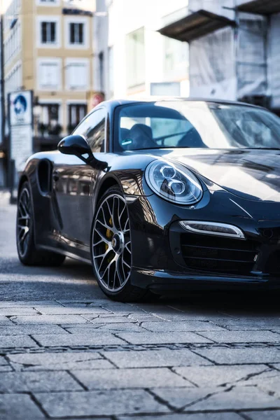 Munich Tyskland Apr 2021 Sportig Modern Porsche Parkerad Staden Lyxbilen — Stockfoto