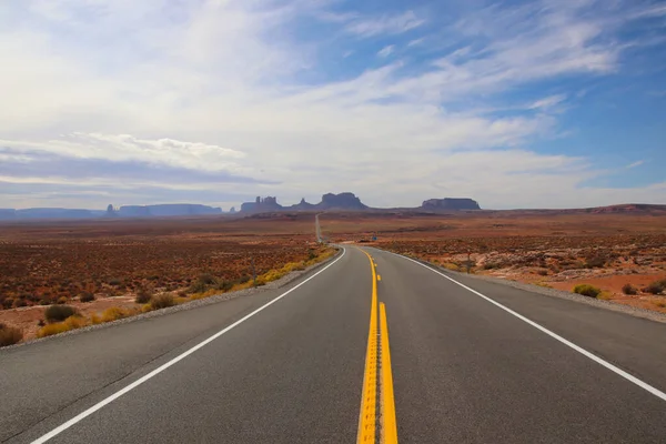 Una Carretera Suave Con Oljato Monument Valley Fondo Frontera Utah — Foto de Stock