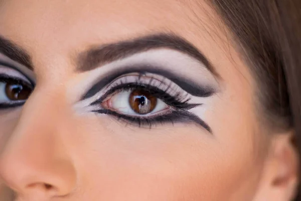 Portrait Young Brunette Female Model Dark Eyeliner — 스톡 사진