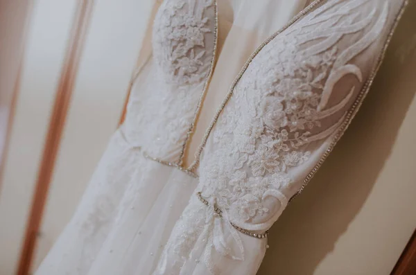 Ein Schönes Weißes Brautkleid — Stockfoto