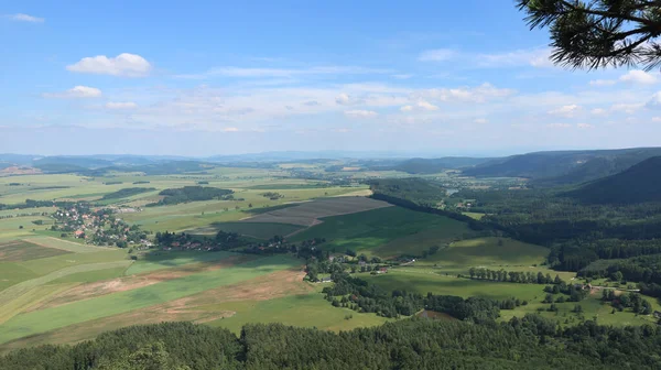 Una Vista Sul Paesaggio Con Campi Foreste Dal Luogo Vedetta — Foto Stock