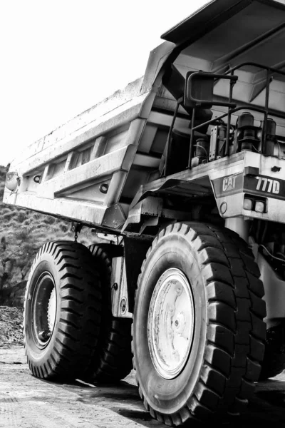 南アフリカ共和国ジョハンネスバーグ2021年3月13日 南アフリカ共和国ウィットバンク2011年7月25日 石炭鉱石を輸送する大型ダンプトラック — ストック写真