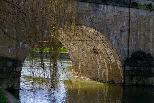 Arch Bridge Reflection Sunlight River — Stock Photo, Image