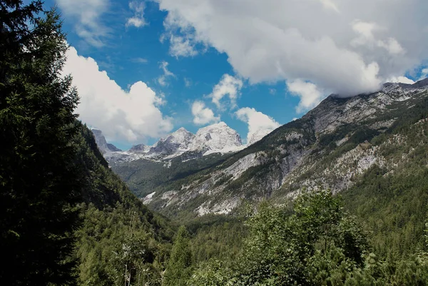 Beau Paysage Montagneux Sous Ciel Nuageux Dans Parc National Triglav — Photo