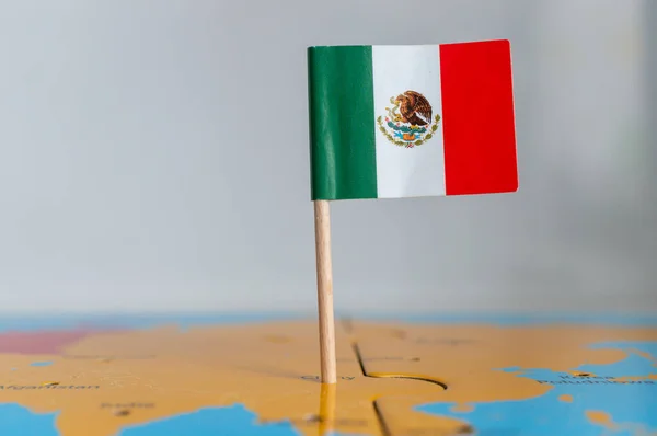 Small Flag Mexico Wooden Stick Fixed Globe — Photo