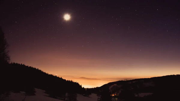 Niesamowita Sceneria Górskiego Horyzontu Zimie Zachodzie Słońca Przestrzeń Kopii — Zdjęcie stockowe