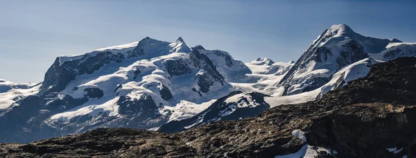 Górski Krajobraz Alpejski Lodowcem Słynnymi Szwajcarskimi Szczytami Monte Rosa Dufourspitze — Zdjęcie stockowe