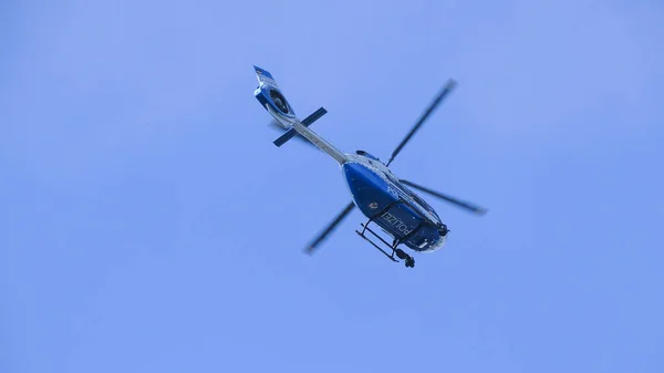 Lnen Alemanha Abr 2021 Helicóptero Policial Azul Cinzento Alemão Ação — Fotografia de Stock