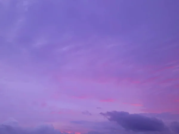 Πλήρες Πλαίσιο Cloudscape Φόντο Παστέλ Ροζ Λεία Σχήματα Σύννεφο — Φωτογραφία Αρχείου