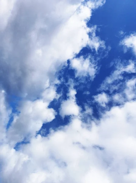 하늘에 구름의 아름다운 — 스톡 사진