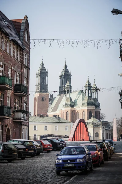 Poznan 2017 피오트르 길가에 차들이 줄지어 — 스톡 사진