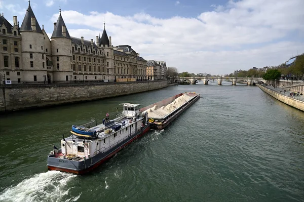 Paris França Abril 2021 Ponte Sobre Rio Sena Uma Enorme — Fotografia de Stock