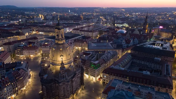 Almanya Nın Dresden Şehrinde Gün Batımında Aydınlatılmış Binaların Olduğu Güzel — Stok fotoğraf