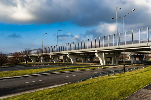 Poznan Poland Feb 2018 Modern Bro Med Barriär Över Väg — Stockfoto