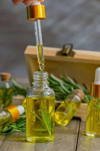 Cilt Tedavisi Için Biberiye Yağı Homeopati Sağlık Güzellik — Stok fotoğraf