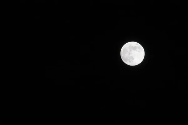 Gros Plan Pleine Lune Brillante Isolée Sur Fond Noir Espace — Photo