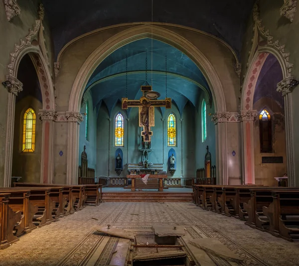 Ένα Όμορφο Πλάνο Ενός Τοξωτού Εσωτερικού Μια Παλιά Εκκλησία — Φωτογραφία Αρχείου
