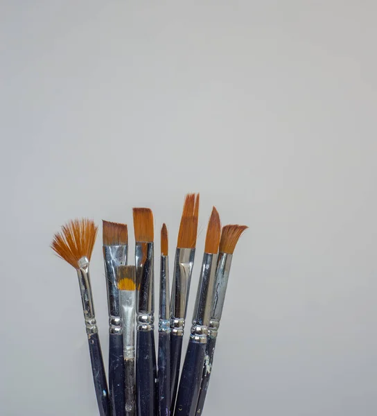 페인트칠 도구에 색깔있는 기름이 미술용 — 스톡 사진