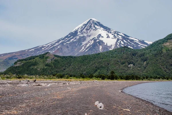 Vista Para Vulcão Lanin Lago Tromen Andes Montanhas Patagônia Argentina — Fotografia de Stock