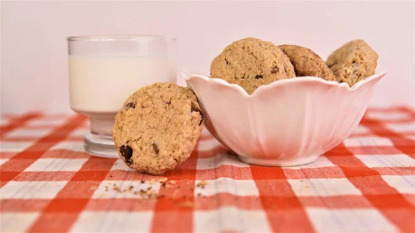 Selective Focus Shot Homemade Chocolate Chip Cookies Glass Milk — Stock Photo, Image