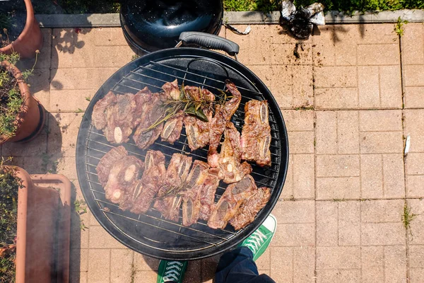 Top View Steaks Rosemary Charcoal Grill Ready Grilled — Stock Photo, Image