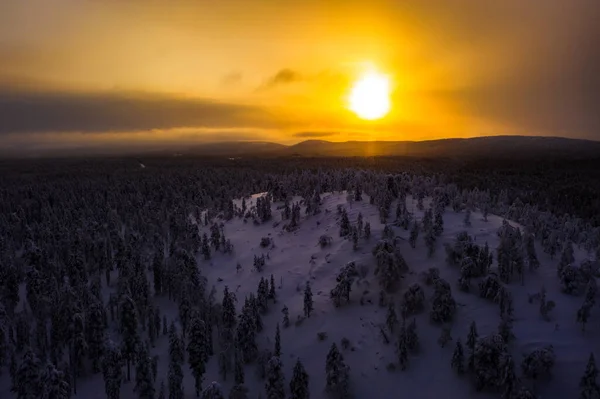 눈덮인 으스스 라플란드 촬영에서 공중에서 바라본 — 스톡 사진