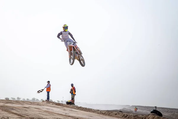 Duba Förenade Arab Emirater Mar 2021 Motorcross Ridning Motorcykel Sandy — Stockfoto