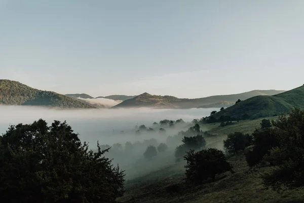 Ein Schöner Blick Auf Die Hügel Rimetea Dorf Einem Nebligen — Stockfoto